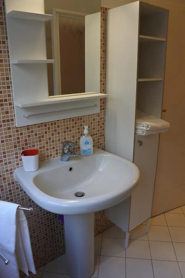 Nuovo Appartamento In Viale Campania Milano 0*, Milan Italy