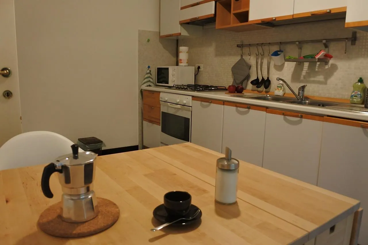 Nuovo Appartamento In Viale Campania Milano Apartment